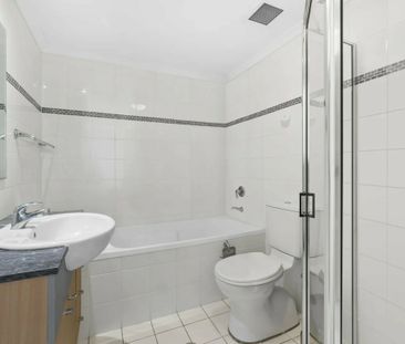 2 Bedroom Apartment In The Heart Of Ashfield! - Photo 6