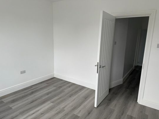 5 Bed Terraced House, Lakehall Road, CR7 - Photo 1