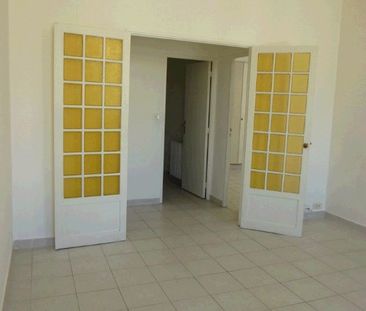 Appartement 3 pièces 58m2 MARSEILLE 6EME 738 euros - Photo 4