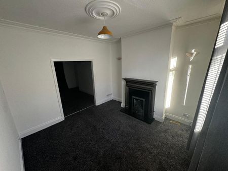 3 bedroom terraced house to rent - Photo 4