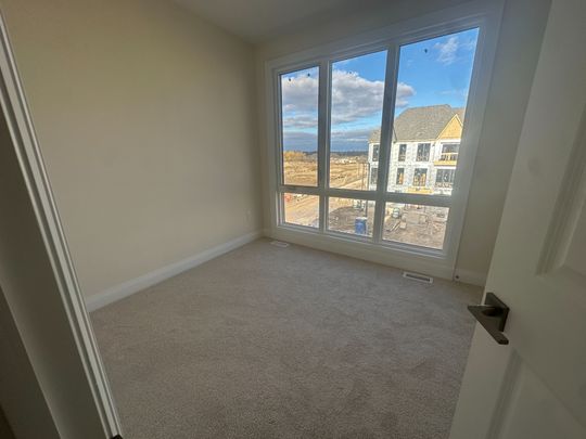 For Lease - 410 York Downs Boulevard, Markham, Ontario - Photo 1