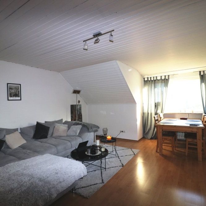 *HERRLICHE 2-ZIMMER-PERLE MIT BALKON* 2. Etage, in ruhiger Lage von Duisburg-Röttgersbach - Photo 1