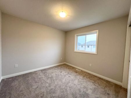 For Lease - 121 ALICIA Crescent, Thorold, Ontario - Photo 3