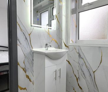 Studio to rent - Photo 6