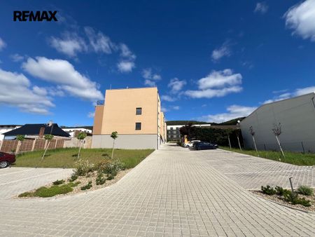 Pronájem bytu 1+kk v osobním vlastnictví 33 m², Beroun - Photo 4