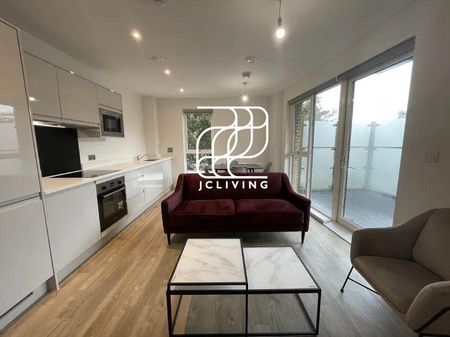 3 bedroom flat to rent - Photo 3