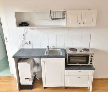 Studio Apartment - Perfect for Single or Couple! - Photo 4