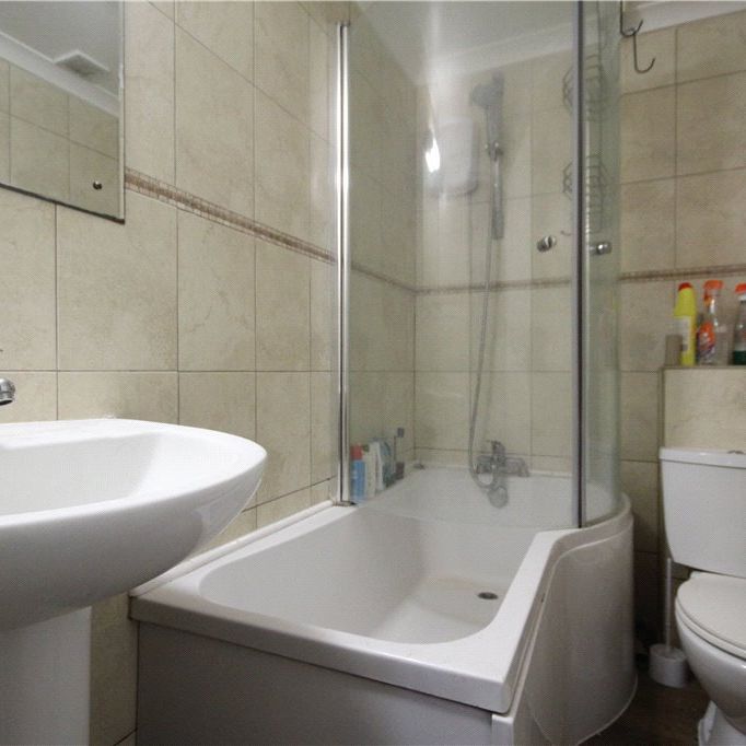 Bond Street, Englefield Green, Egham, Surrey, TW20 0PU - Photo 1