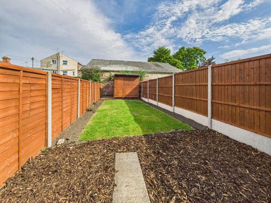 2 bedroom terraced house to rent - Photo 1