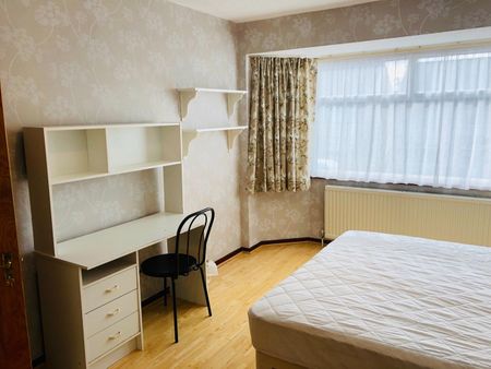 Room in a Shared House, Pound Drive, BS16 - Photo 5