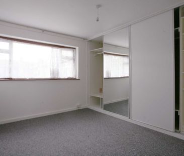 Price £1,975 pcm - Available 15/04/2026 - Part Furnished - Photo 4