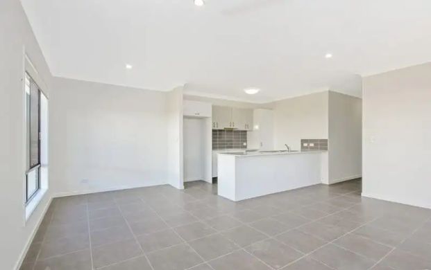 “Fabulous 3 Bedroom Home in North Lakes” - Photo 1