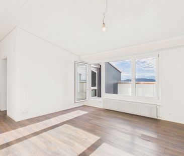 Modern 2.5-room apartment with pool - Photo 1