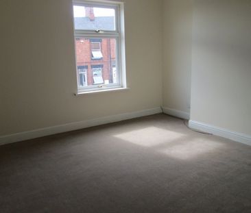 2 bed Terraced - To Let - Photo 5