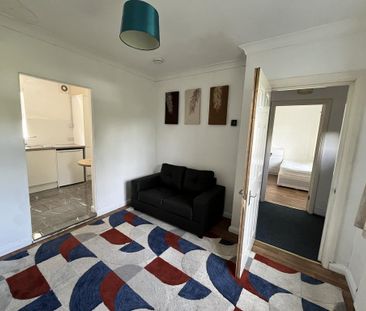 1 bedroom in a house share to rent - Photo 4