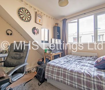 51 St. Michaels Lane, Leeds, LS6 3BR - Photo 2