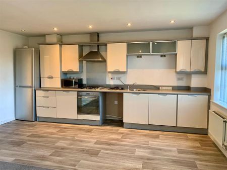 2 bedroom flat to rent - Photo 3