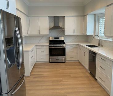 For Lease - 2432 Marisa Court, Mississauga, Ontario - Photo 5