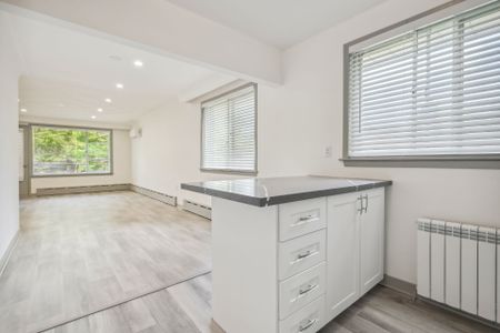 For Lease - 18 Thirty Third Street Unit# 3, Toronto, Ontario - Photo 2