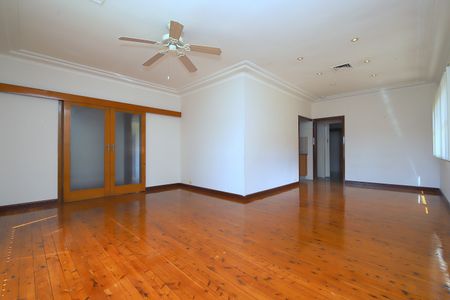 Three Bedroom Home - Photo 3
