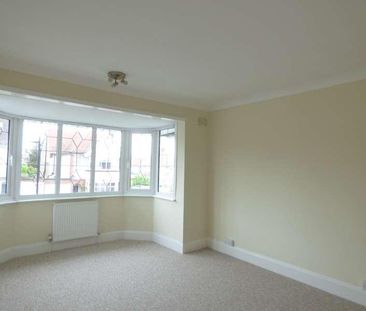 Henley Crescent, Westcliff-on-sea, SS0 - Photo 2
