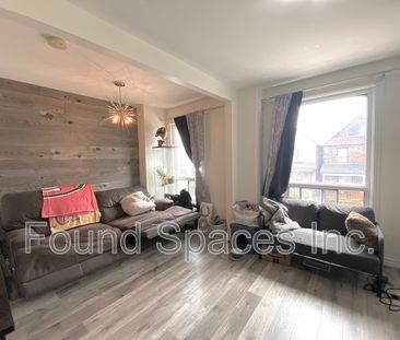 $1,799 / 2 br / 1 ba / 1100 sqft 33 Harvey St unit 1 - Photo 5
