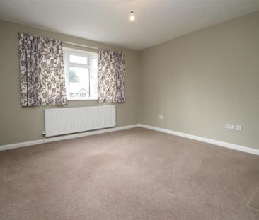 4 bedroom detached house to rent - Photo 6