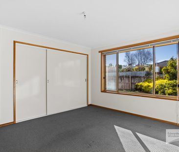 Sunny & Spacious 2-Bedroom Villa in Prime Location - Photo 3