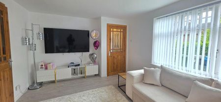 2 bedroom semi-detached house to rent - Photo 3