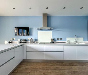 4 bedroom terraced house to rent - Photo 1