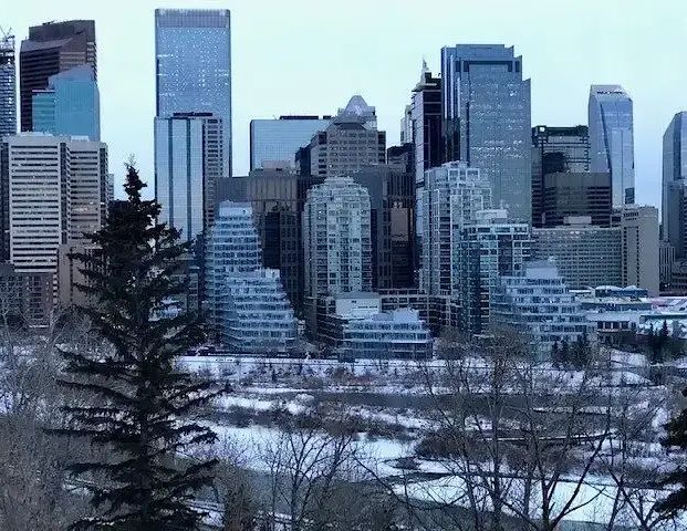 Upscale 1 Bedroom Suite at Eau Claire with underground parking | 108 Waterfront Court Southwest, Calgary - Photo 1