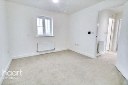 3 bedroom detached house to rent - Photo 3