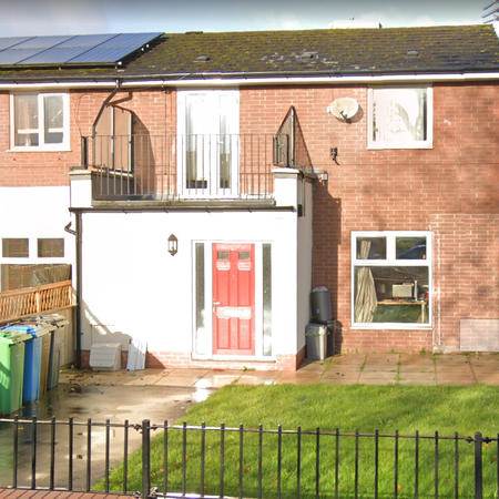 4 bedroom end of terrace house to rent - Photo 3