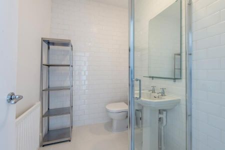 Studio Apartment To Let - Photo 3