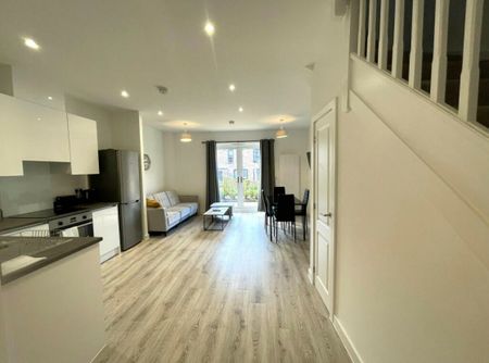 2 Bed Terraced House, Parkes Avenue, B12 - Photo 2