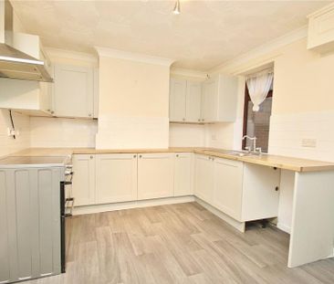 3 bedroom semi-detached house to rent - Photo 1