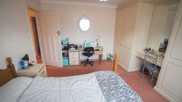 4 Bedroom House To Rent in Winton - £1,900 pcm Tenancy Info - Photo 1