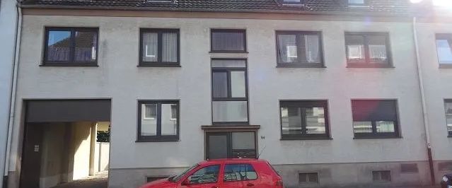 NAHE HELIOS: GEMÜTLICHE 2-ZIMMER-DG-WOHNUNG MIT BALKON ZU VERMIETEN! - Photo 1