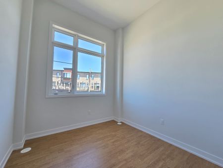 For Lease - 39 Golden Fern (COACH HOUSE) Street, Markham, Ontario - Photo 4