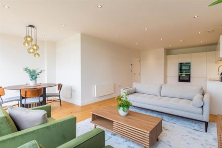 3 bedroom penthouse to rent - Photo 4