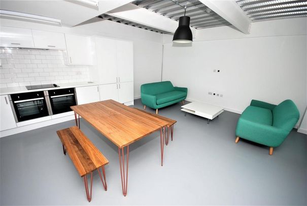 6 bedroom apartment to rent - Photo 1