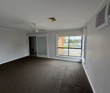 3 BEDROOM FAMILY HOME - Photo 3