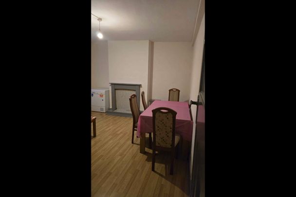 2 Bed Flat, Central Square, HA9 - Photo 1