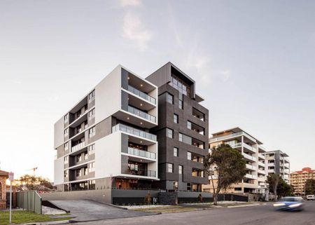 SOUTHBANK APARTMENTS - 14 Beatson Street WOLLONGONG - Photo 3