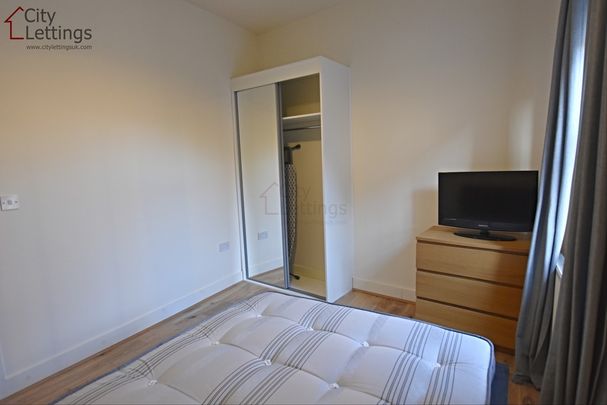 2 Bedroom Flat - Photo 1