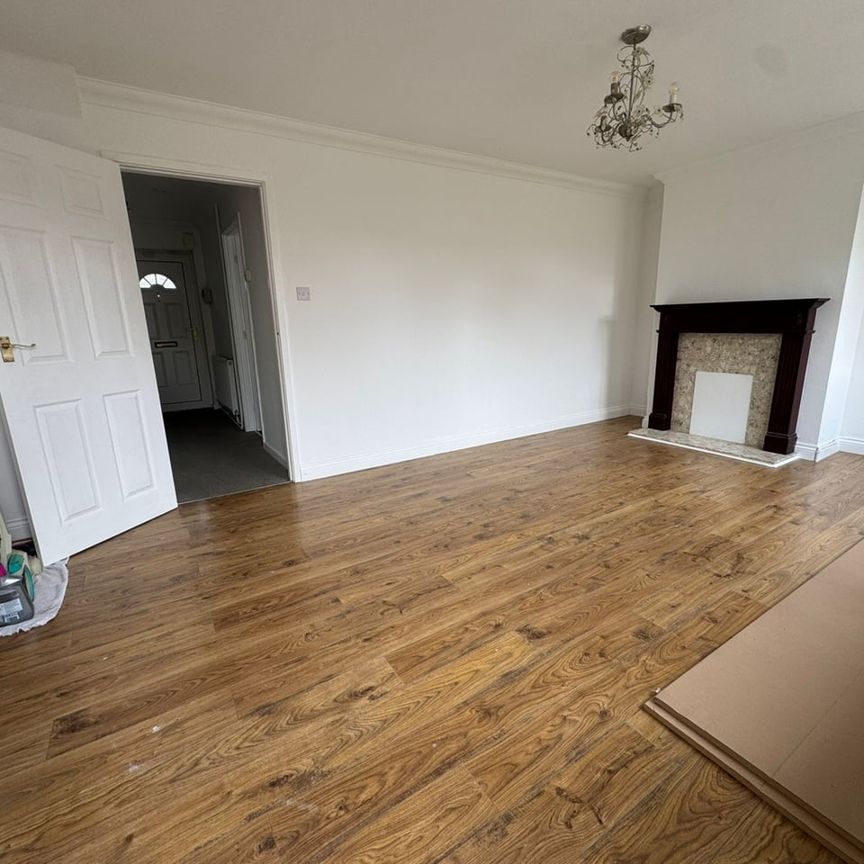 3 Bed Terraced House, Handcross Road, LU2 - Photo 1