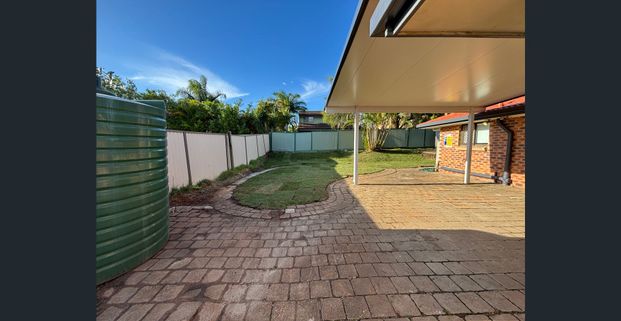 Beautiful Lowset Renovated 3 Bedrooms Home in Wishart! - Photo 1