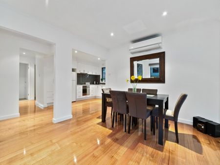 THREE BEDROOM FAMILY HOME - Photo 4
