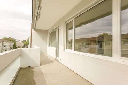 Grosszügige 6.5-Zimmer-Duplex-Wohnung mit Kamin in Riehen - Photo 3