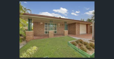Spacious 3-Bedroom Home with Inground Pool – Your Perfect Retreat! - Photo 2